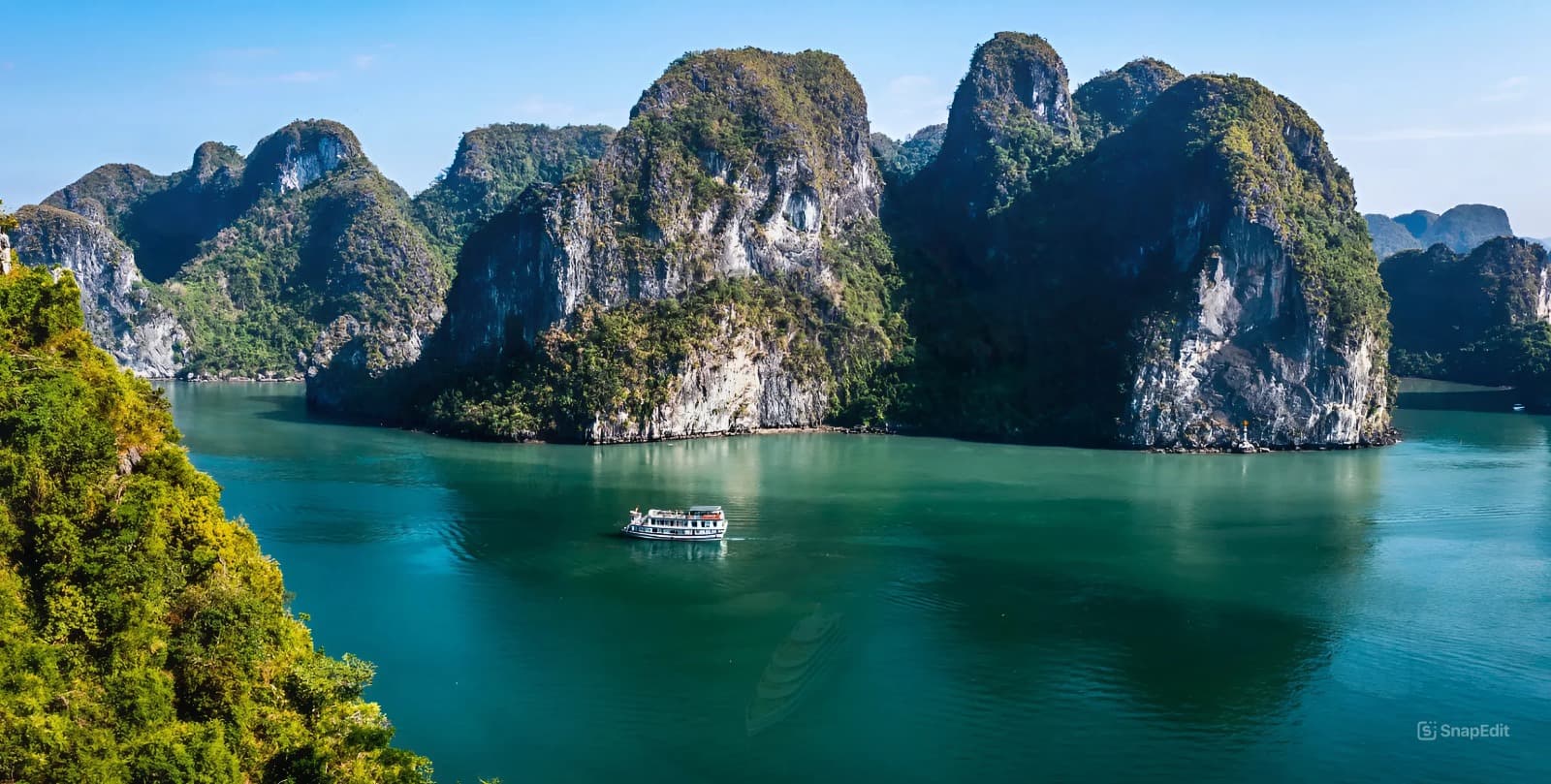 Hạ Long – Kỳ Quan Giữa Trời Đông